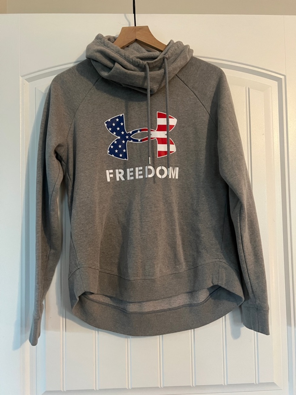 Under Armour Freedom Funnel Neck Hoodie Size Medium